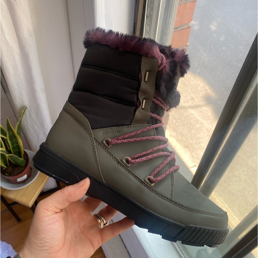 COPY - The North Face brand new winter boots 7.5